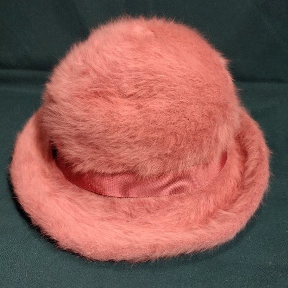 🎬 Kangol || Furgora Fuzzy GoGo Cloche Hat - Picture 2 of 7